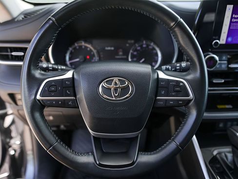 Used 2023 Toyota Highlander XLE image 15