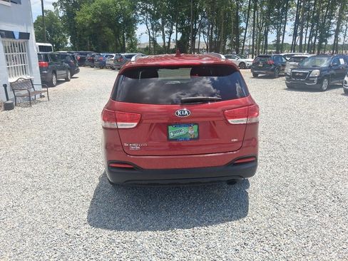 Used 2018 Kia Sorento AWD image 4