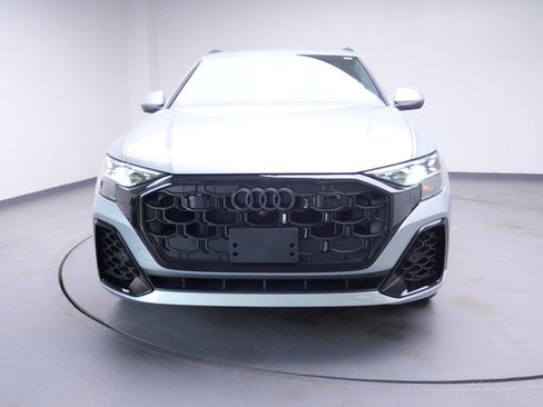 Used 2024 Audi Q8 Prestige w/ Prestige Package AWD/4WD image 3