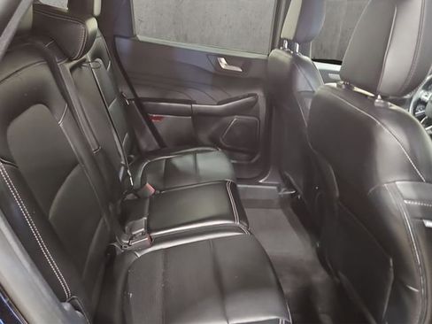Certified 2025 Ford Escape Platinum AWD/4WD image 16