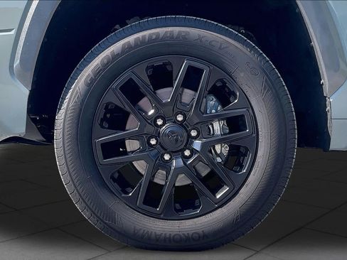 Used 2026 Toyota Tundra Limited AWD/4WD image 10