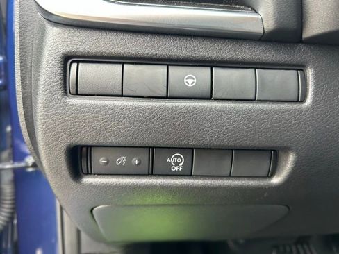 Used 2023 Nissan Rogue SV image 27