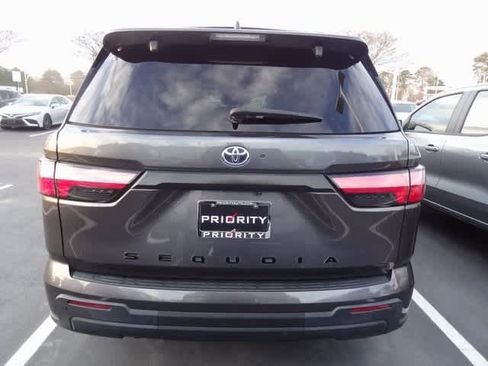 Used 2023 Toyota Sequoia SR5 image 5