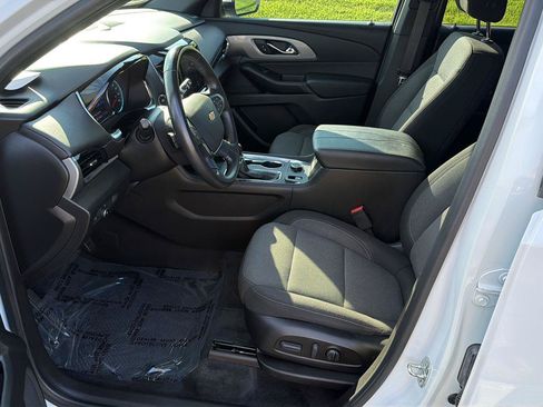 Used 2022 Chevrolet Traverse LT FWD image 10
