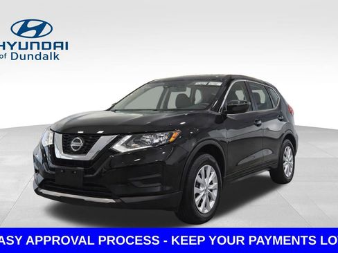 Used 2019 Nissan Rogue S image 1