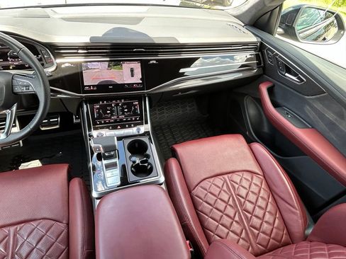 Used 2023 Audi SQ8 Prestige AWD/4WD image 11