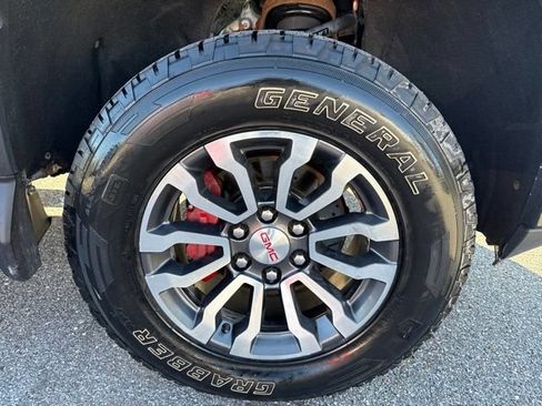Used 2020 GMC Sierra 1500 AT4 w/ AT4 Premium Package AWD/4WD image 10