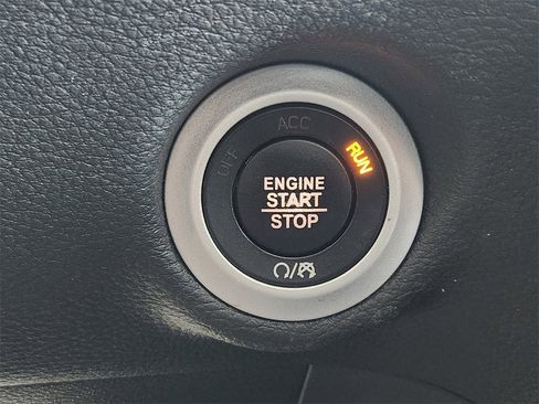 Used 2021 Chrysler Pacifica Limited w/ S Appearance Package image 22