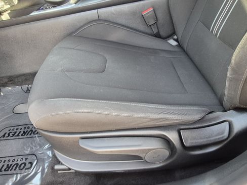 Used 2024 Hyundai Elantra SEL FWD image 21
