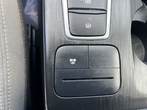 Used 2021 Ford Escape SE w/ SE Sport Appearance Package FWD image 24
