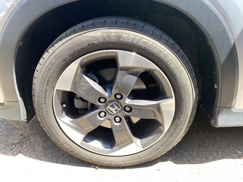 Used 2018 Honda HR-V EX image 7