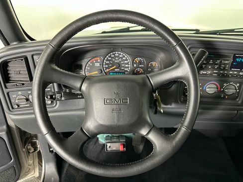 Used 2002 GMC Sierra 2500 4x4 Extended Cab HD w/ Off-Road Skid Plate Pkg image 9