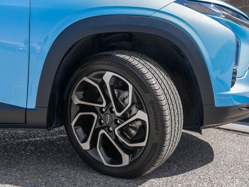 Used 2025 Chevrolet Trax RS FWD image 13