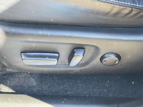 Used 2018 Toyota RAV4 Limited image 12