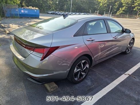 Used 2023 Hyundai Elantra SEL w/ Convenience Package FWD image 6