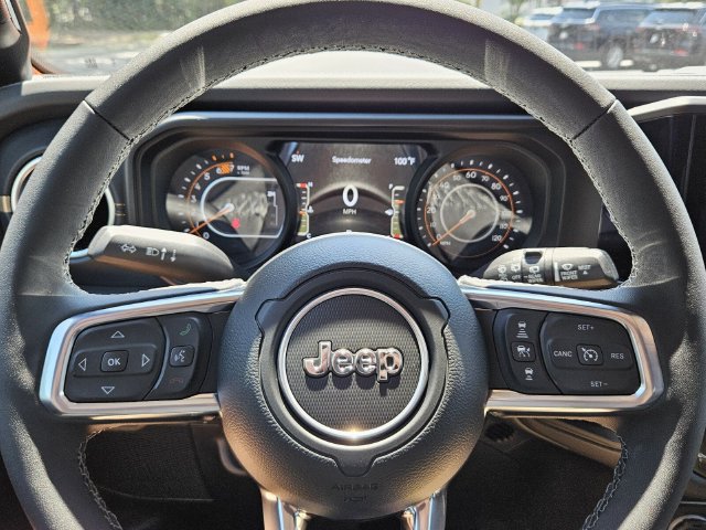 New 2025 Jeep Wrangler Unlimited Sahara AWD/4WD image 12