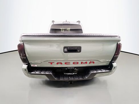 Used 2022 Toyota Tacoma TRD Sport w/ Technology Package image 6