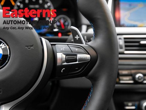 Used 2015 BMW M5 RWD image 24