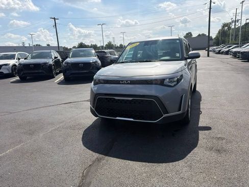 Used 2025 Kia Soul LX w/ LX Technology Package FWD image 21