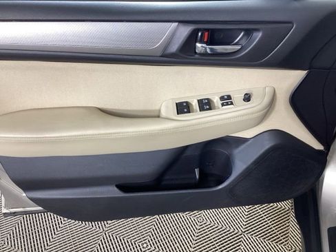 Used 2019 Subaru Outback 2.5i Premium image 16