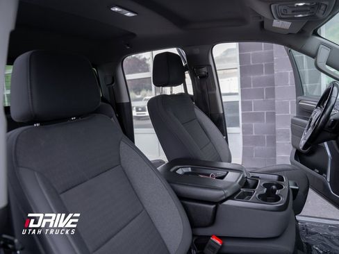 Used 2024 GMC Sierra 1500 SLE image 21