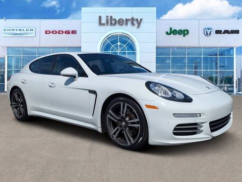 Used 2016 Porsche Panamera 4 AWD/4WD image 1
