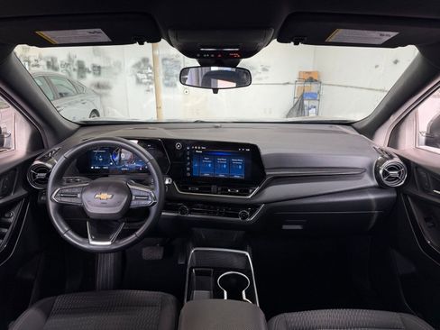 Used 2025 Chevrolet Equinox LT image 32