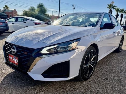 Certified 2025 Nissan Altima 2.5 SR image 3