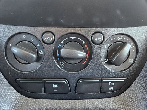 Used 2018 Ford Transit Connect XL image 43