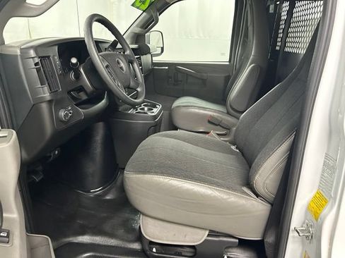 Used 2025 GMC Savana 2500 w/ Driver Convenience Package RWD image 10