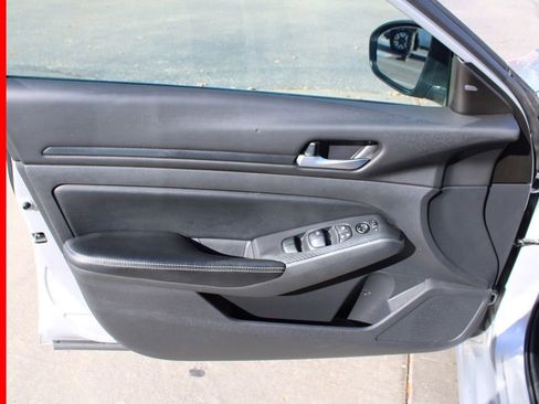 Certified 2024 Nissan Altima 2.5 SV image 16