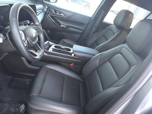 Used 2025 Chevrolet Equinox LT w/ Convenience Package II image 22