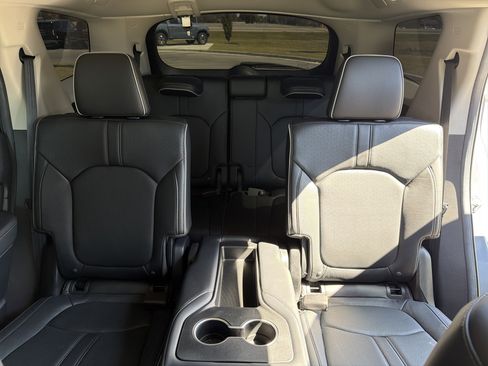 Certified 2025 Honda Pilot Elite image 27