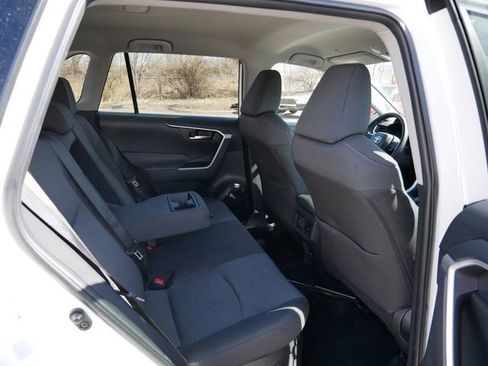 Used 2025 Toyota RAV4 XLE AWD/4WD image 9