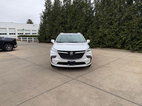 Used 2024 Buick Enclave Avenir w/ Avenir Technology Package image 6