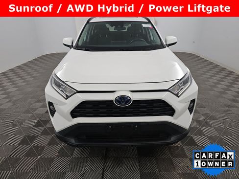 Used 2020 Toyota RAV4 XLE w/ Convenience Package AWD/4WD image 2