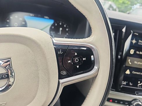 Used 2018 Volvo V90 T6 Cross Country w/ Convenience Package AWD/4WD image 23