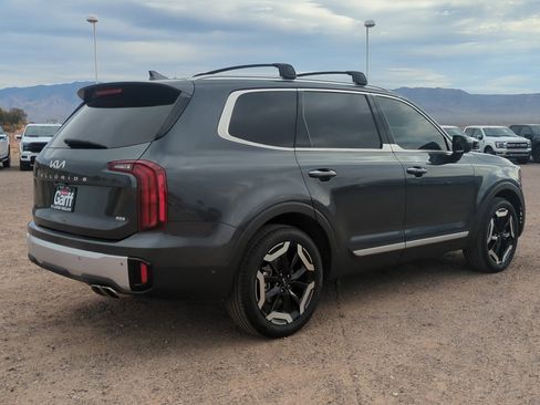 Used 2024 Kia Telluride S w/ S Sunroof Package image 3