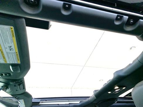 Used 2023 Jeep Wrangler Altitude image 14