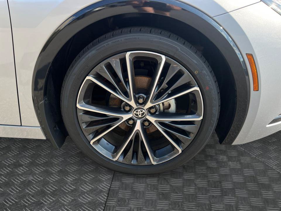 Used 2025 Toyota Prius Limited FWD image 24