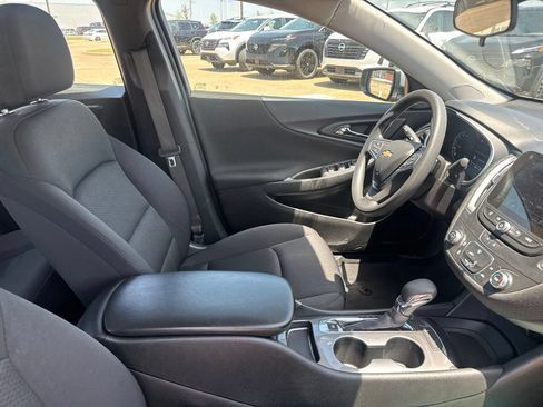 Used 2025 Chevrolet Malibu LS FWD image 27