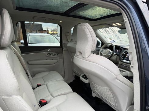 Used 2023 Volvo XC90 B5 Plus w/ Protection Package Premier image 11
