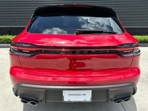 Used 2026 Porsche Macan AWD/4WD image 12