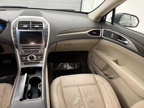 Used 2017 Lincoln MKZ Select w/ Technology Package FWD image 28