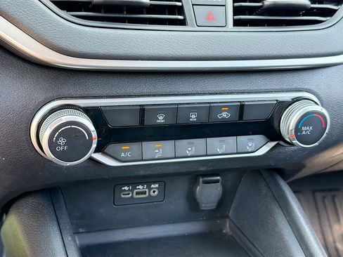 Used 2022 Nissan Altima 2.5 SV FWD image 15