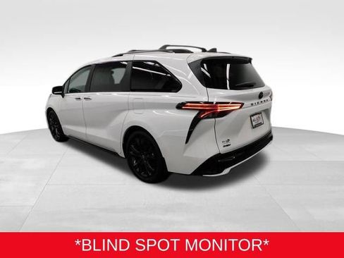 Used 2025 Toyota Sienna XSE image 14