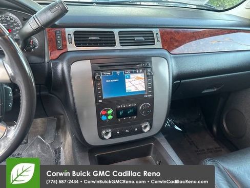 Used 2011 GMC Yukon XL SLT AWD/4WD image 22