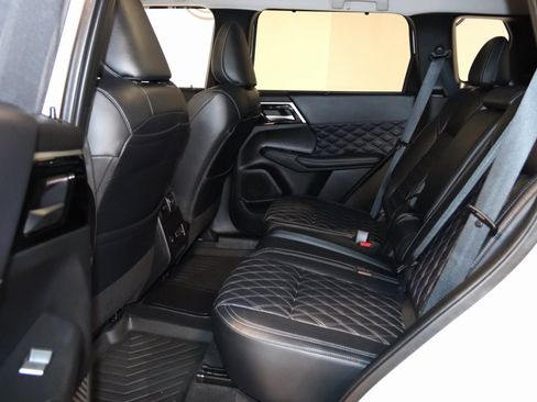 Used 2023 Mitsubishi Outlander SEL image 56