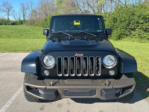 Used 2016 Jeep Wrangler Unlimited Sahara image 2