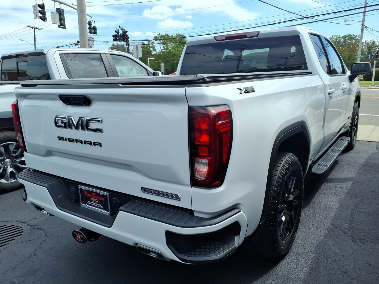 Certified 2023 GMC Sierra 1500 Elevation w/ X31 Off-Road Package AWD/4WD image 4